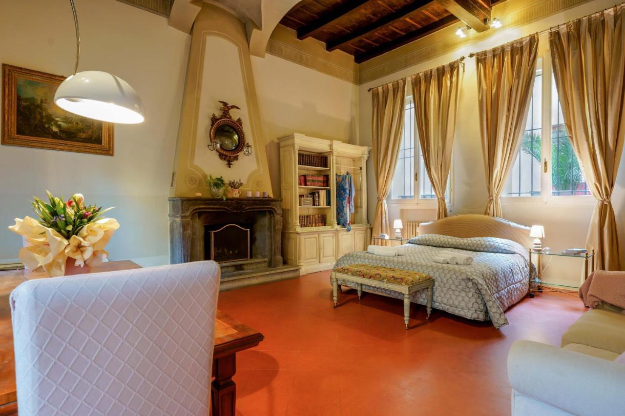 Suite Aldrovandi, With Private Garden Bologna Bagian luar foto