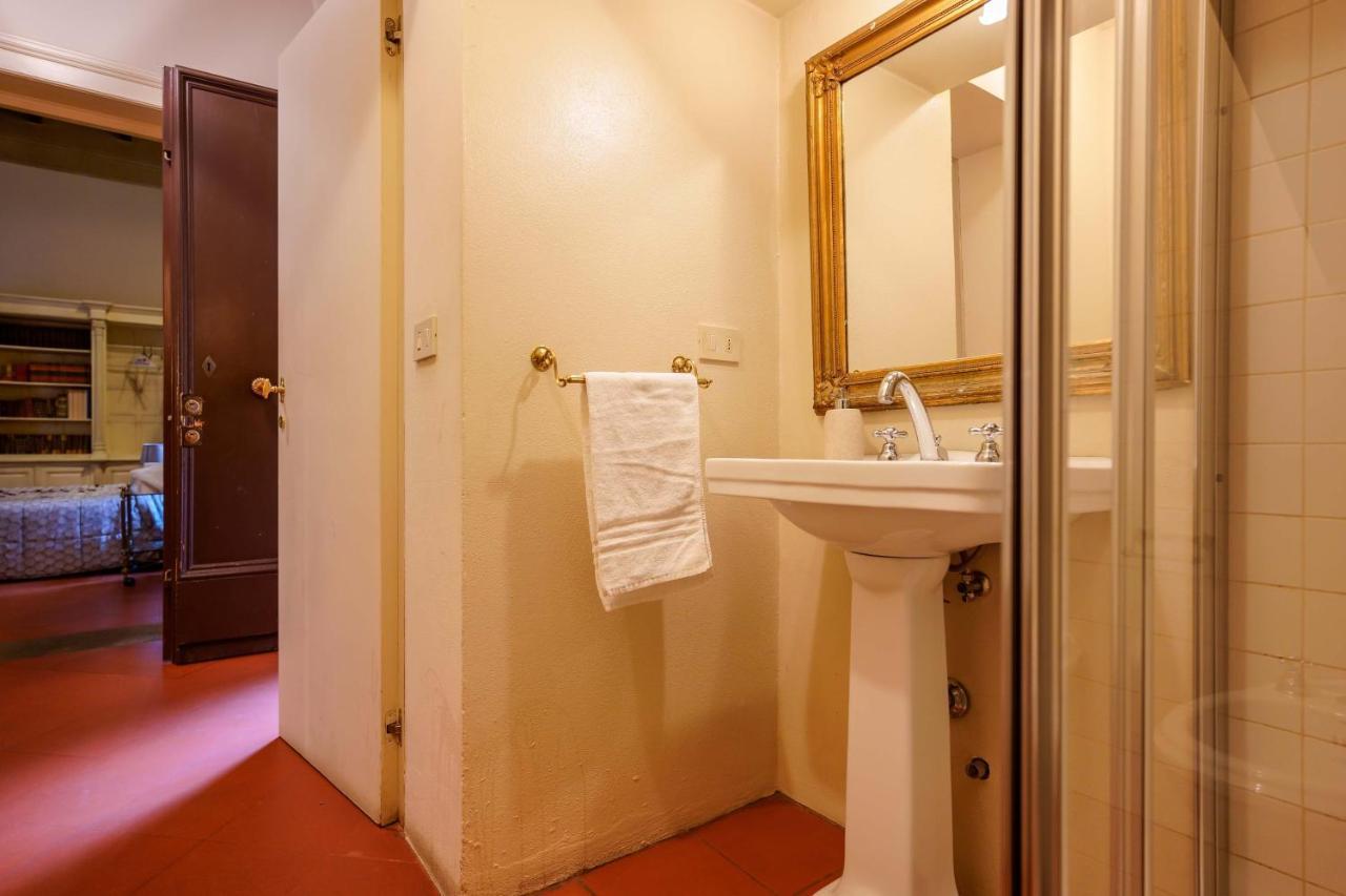 Suite Aldrovandi, With Private Garden Bologna Bagian luar foto