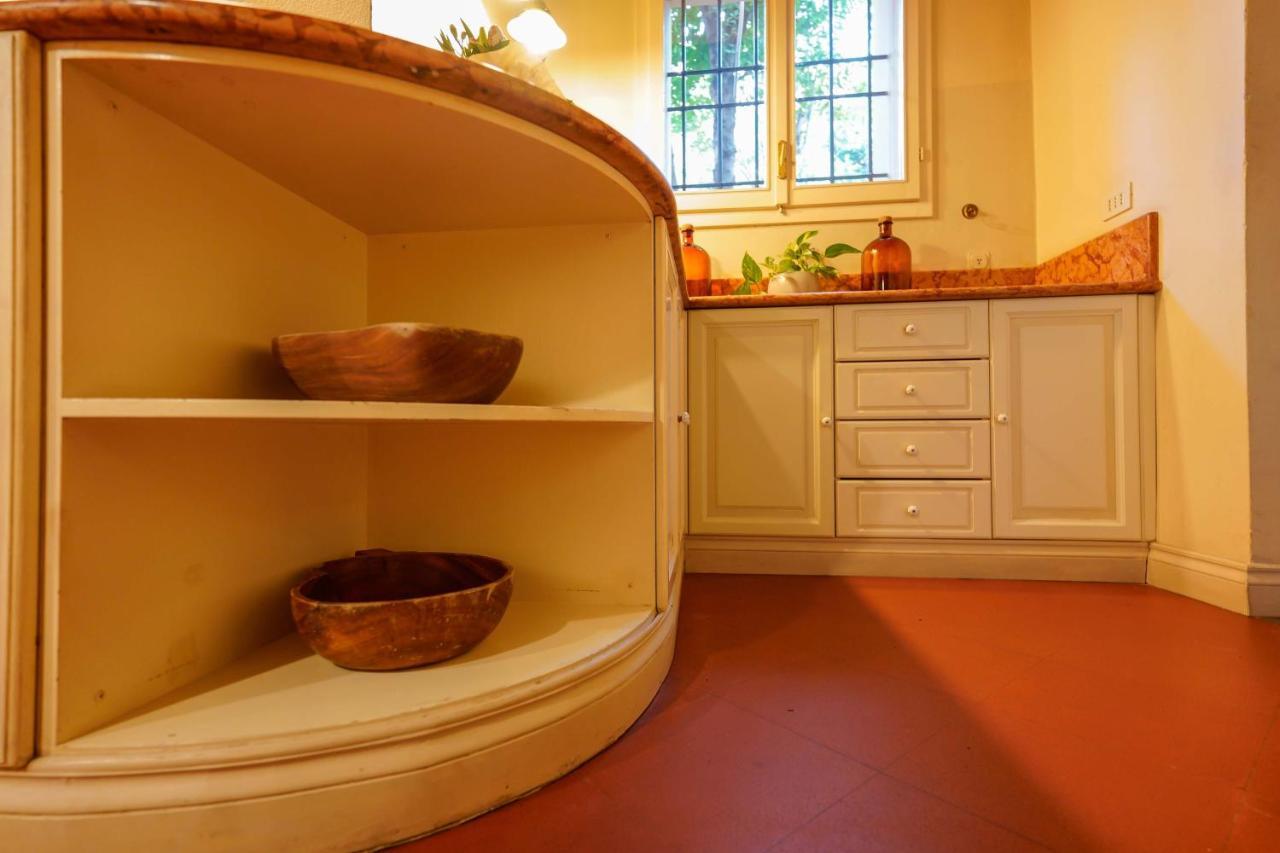 Suite Aldrovandi, With Private Garden Bologna Bagian luar foto