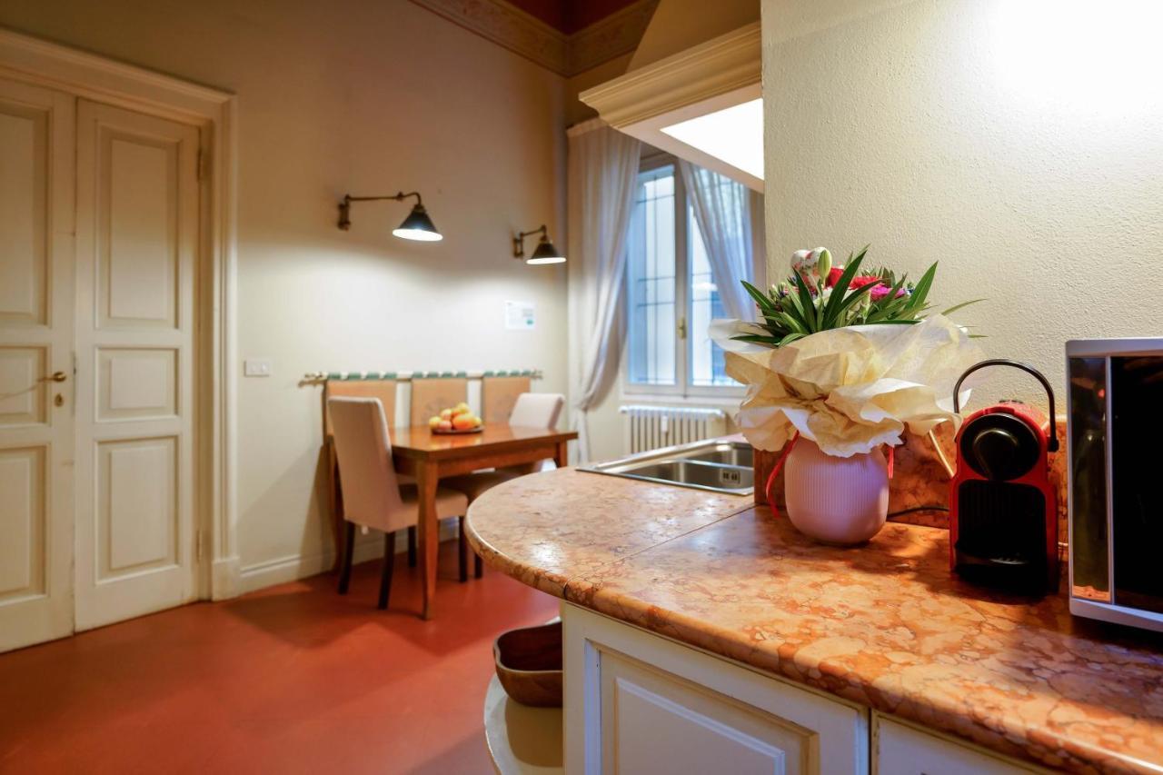Suite Aldrovandi, With Private Garden Bologna Bagian luar foto