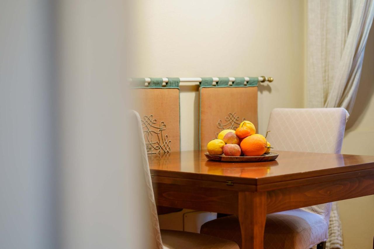 Suite Aldrovandi, With Private Garden Bologna Bagian luar foto