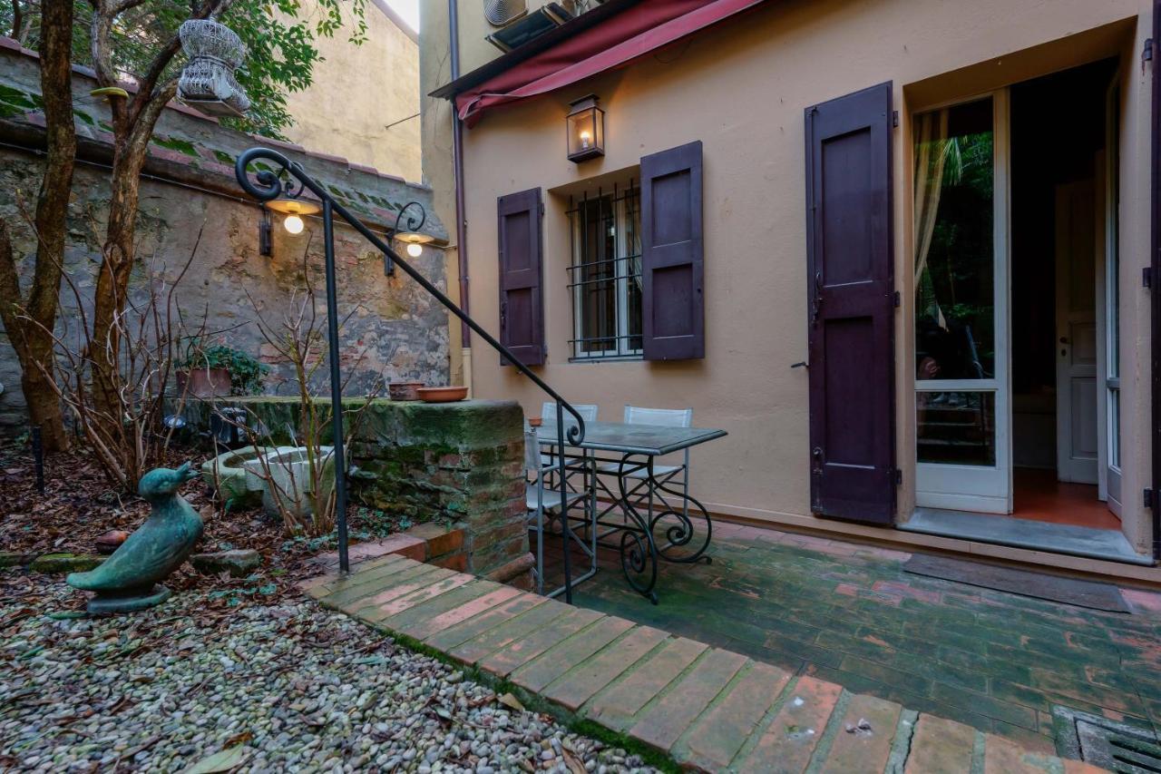 Suite Aldrovandi, With Private Garden Bologna Bagian luar foto